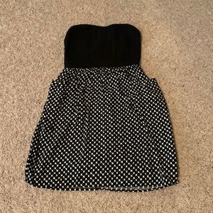 Strapless zip up dress with pockets!